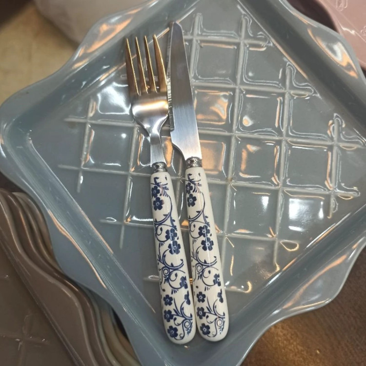 کارد و چنگال گل شکوفه آبی طرح دنی هوم(۲۱۷)