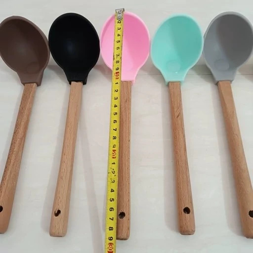ملاقه سیلیکونی دسته چوبی